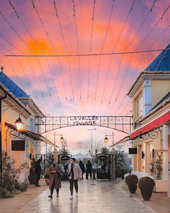 Apartment Wakandais-proche Disney, Parking & Wifi Montevrain