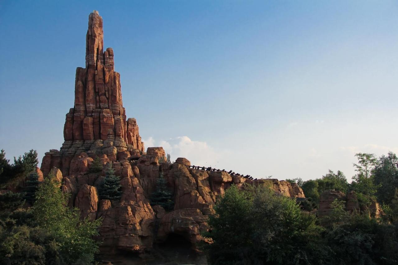 Apartment Wakandais-proche Disney, Parking & Wifi