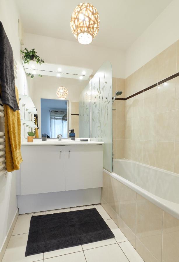 Wakandais-proche Disney, Parking & Wifi Apartment